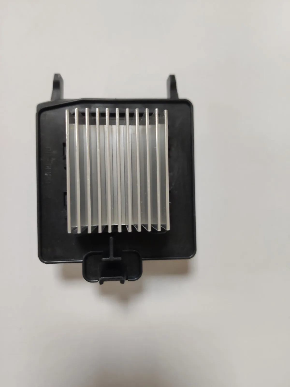 

Резистор двигателя вентилятора отопителя подходит для Nissan Qashqai II (2013-) и X-Trail T32 (2014-)27761-4BC0A