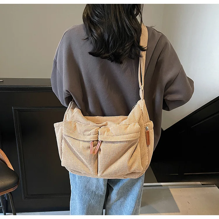

​​2025 Corduroy Tote Bag Roomy Stylish Unisex Shoulder Bag​​ ​​Key Features ​Premium cotton corduroy​​ with soft texture