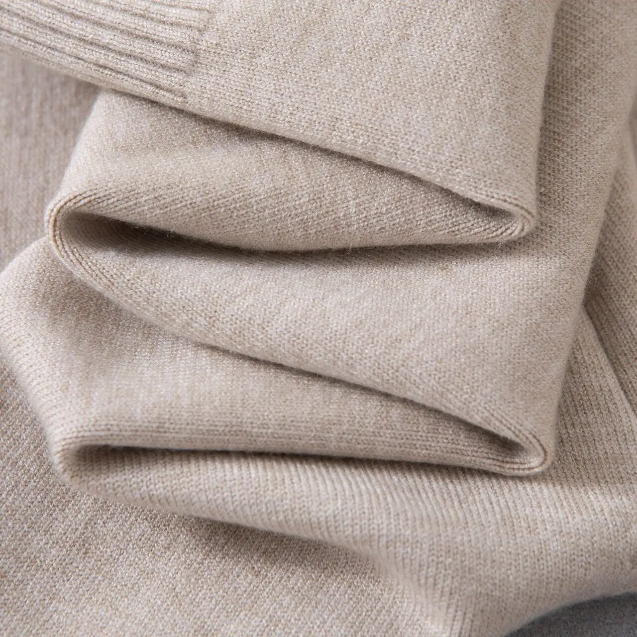 Warm Knitted Men's Sweater f High Collar  Mixed Fabric Autumn Winter Faionable Tight Fit Long Sve Crew Ne