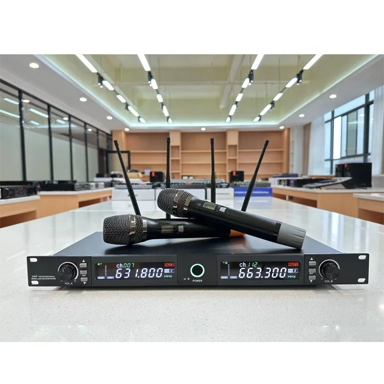 

RIY-0323 UHF Wireless Microphone 4 Antennas True Diversity Microphone