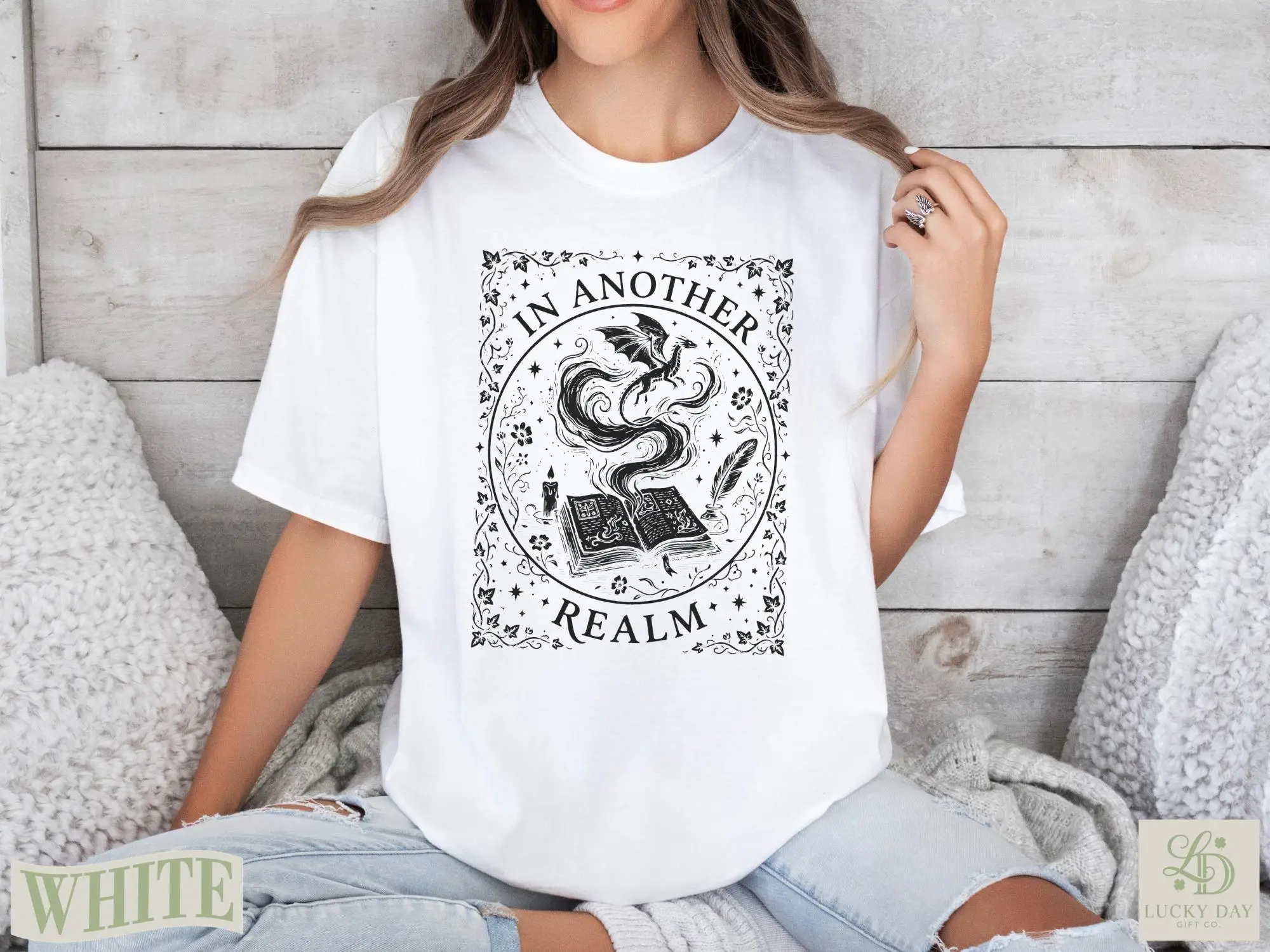 Fantasy Reader Dragon Comfort Shirt, Romantasy Booktok Top Tee, Fantasy Book Lover Reading Gift T-shirt