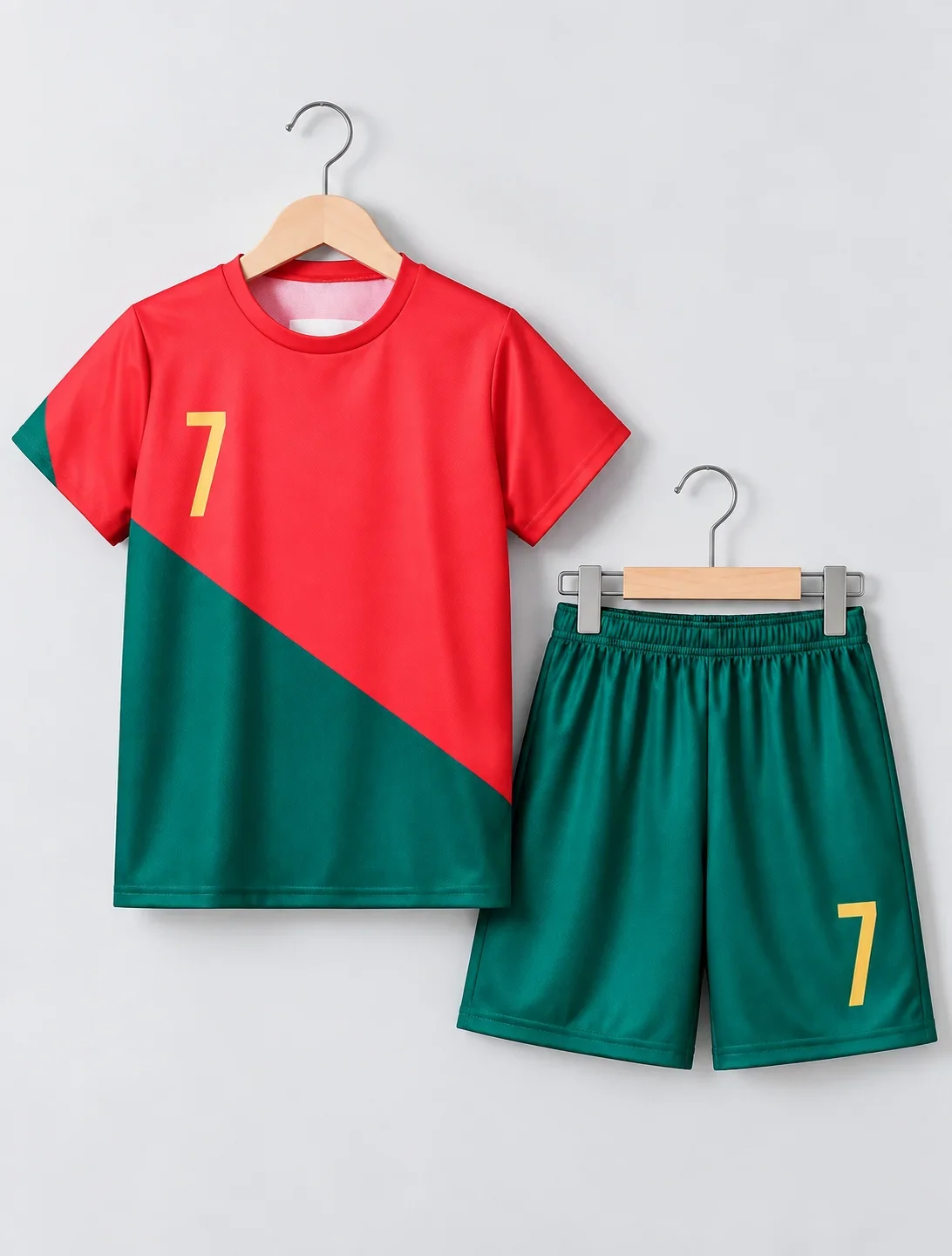 Niños 7 # Conjunto de uniforme de fútbol de 2 piezas, camiseta y pantalones cortos de secado rápido, con diseño de colores rojo y verde, para niños y niñas, ideal para entrenamientos y actividades deportivas.