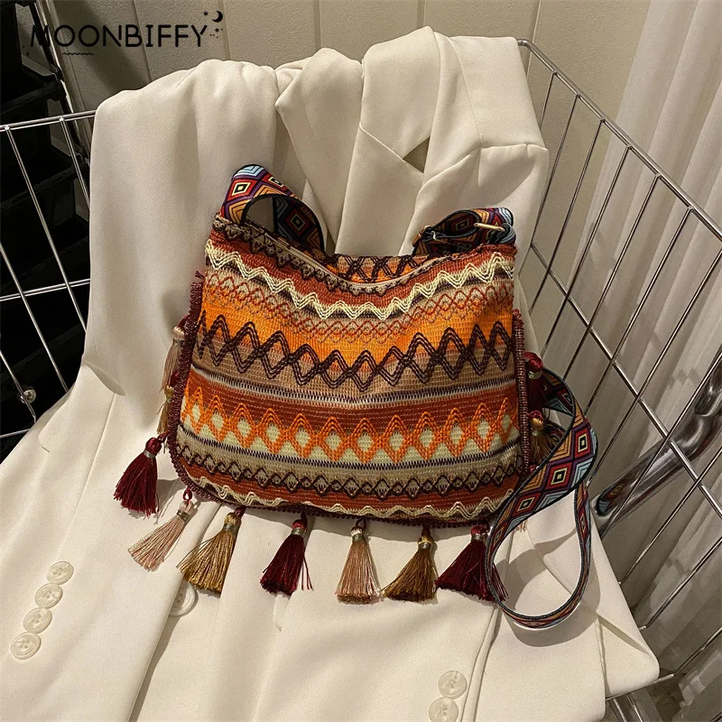 Crossbody Bag with Tassels Vintage Canvas Shoulder Bag for Women Girl Handbag Casual Tote Large Capacity Fashion Bag