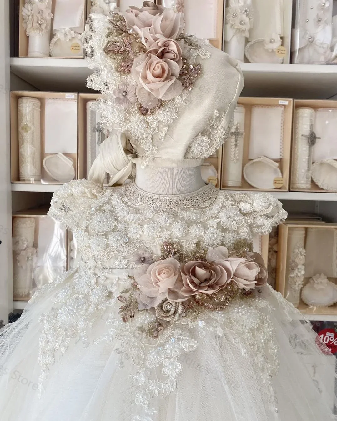 Luxurious Ivory Baby Christening Gowns Lace Appliques Girls Baptism Vintage Long Newborn Kids Birthday First Communion Dresses