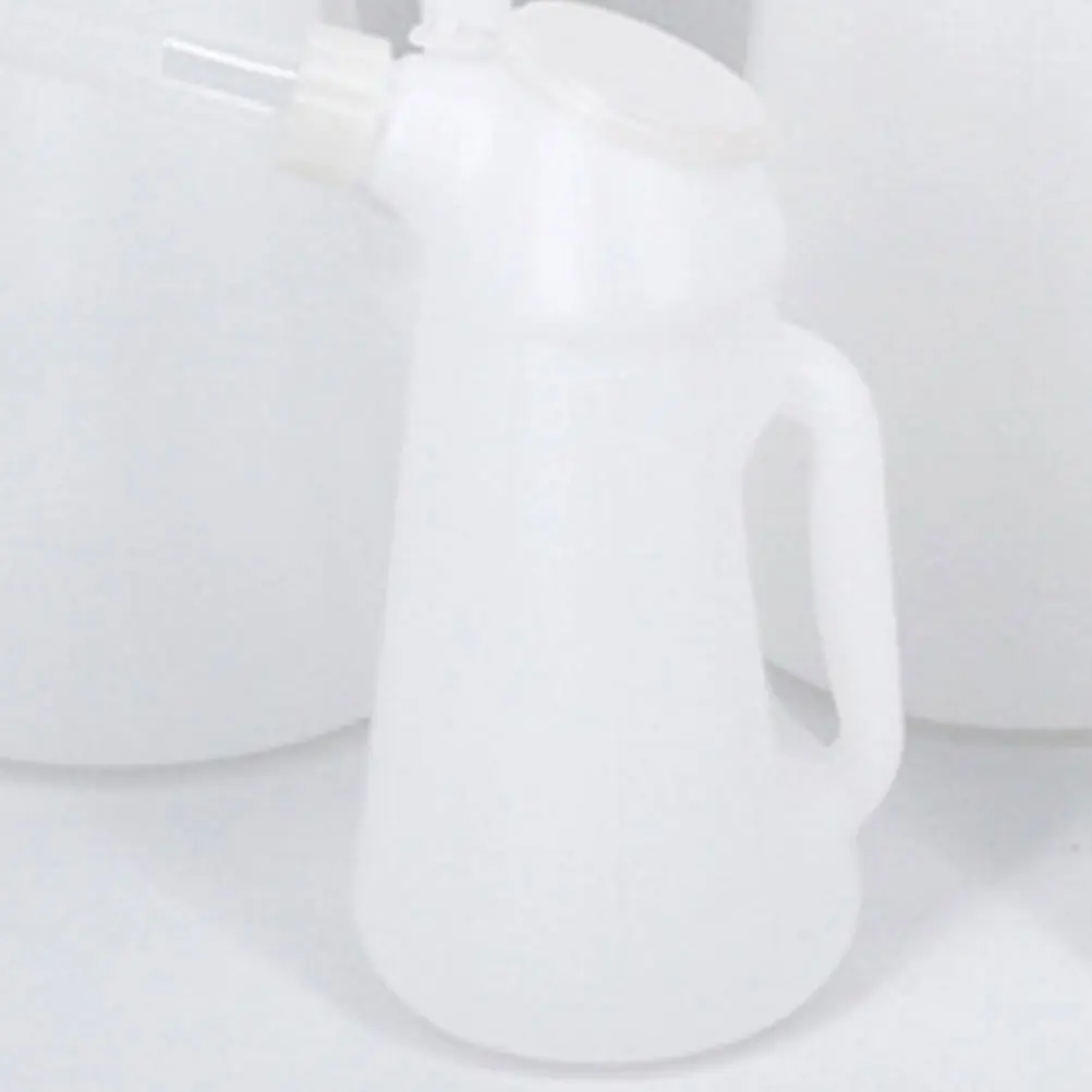 

1.2L Engine Dispenser Automotive Vehicle Fuel Can with Long Nozzle Manual Pump Durable Plastic Motorcycle Boat Container High