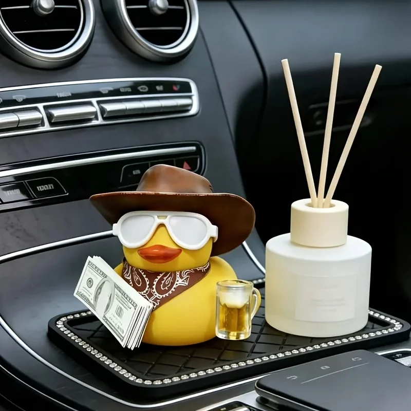 3/1 Piece Set of Cool and Stylish Money-Making Duck Car Ornaments, Cowboy Hat and Scarf Design, Fashionable Car Interior Decoration Items, Western Cowboy Little Yellow Duck Car Ornaments, Sunglasses, Money, Beer Cup, Resin Car Dashboard Interior Decoration, Halloween and Christmas Gifts - view 5