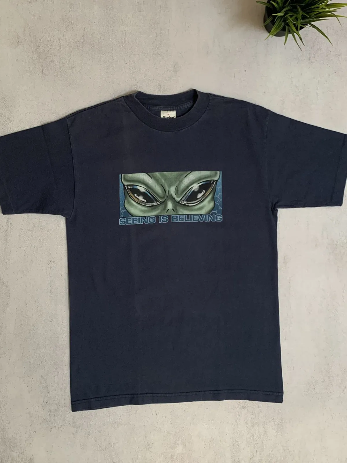 تي شيرت Vintage X Visitor تي شيرت Seeing IS Believing Faded 90s