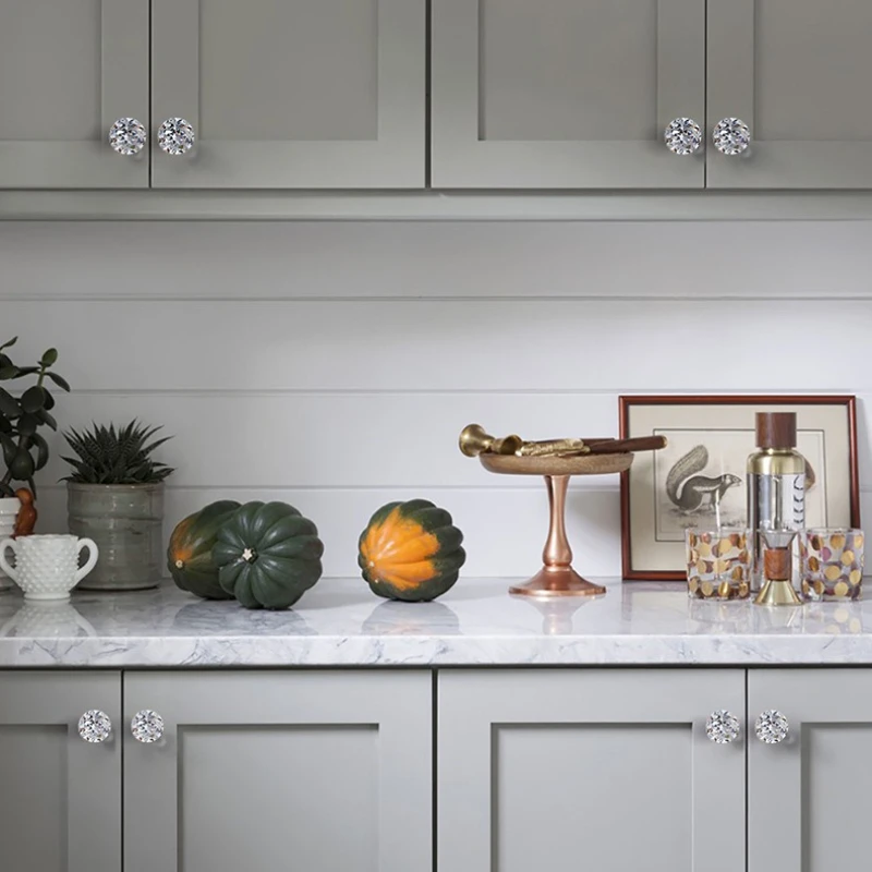 Moderne Küchenaccessoires Möbelbeschläge Chrom-Schrankgriffe Schubladenknöpfe mit Einzelloch Luxus-Kleiderschrank- und Kommodengriffe – Detail 12