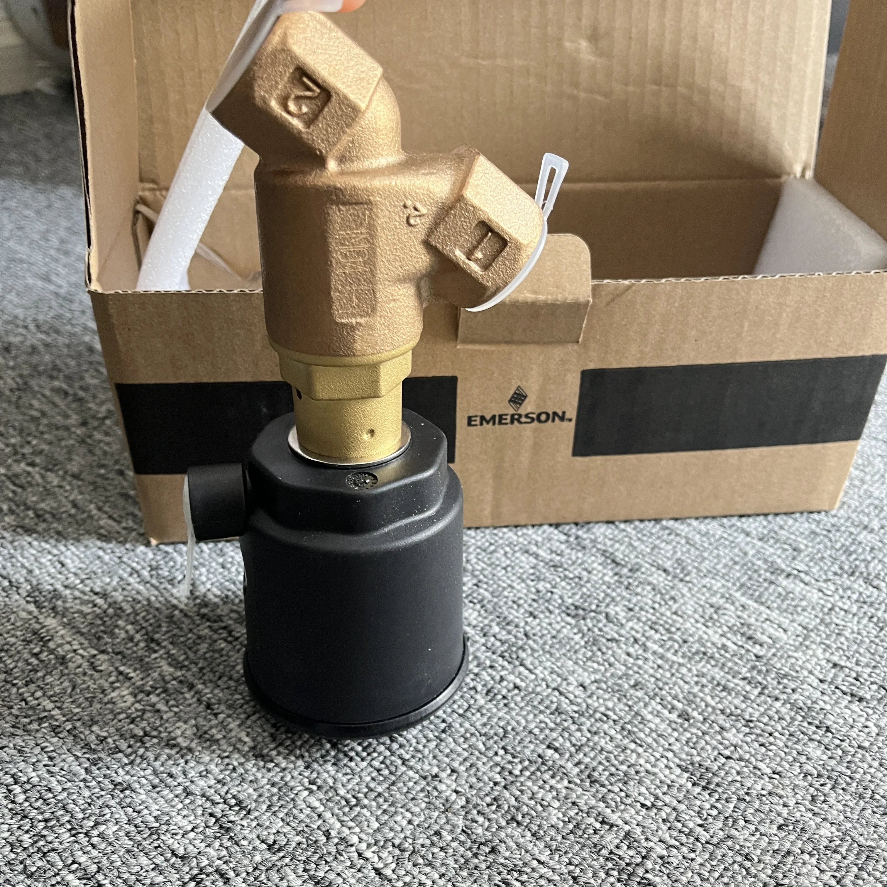 Válvula de asiento en ángulo de rosca ASCO Acero inoxidable Nuevo E290A393VI en stock VÁLVAS SOLENOIDAS de agua Cocina comercial 12 meses