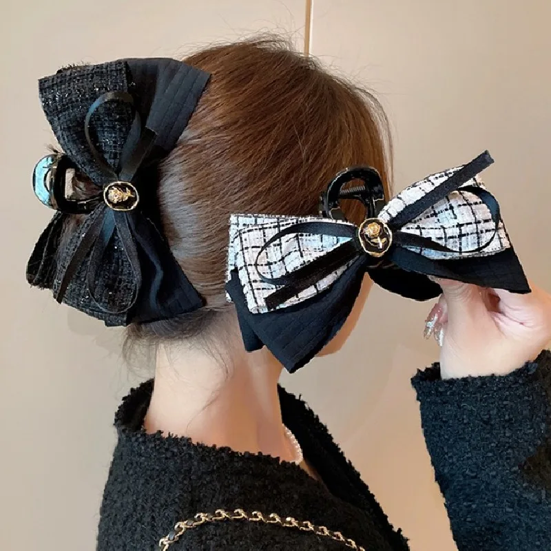 1 Stück modische, schicke Tweed-Schleifen-Haarklammer mit Rosenakzent, Vintage-eleganter Stil, perfekt für den täglichen Gebrauch, formelle Look, luxuriöser Haarschmuck für Damen