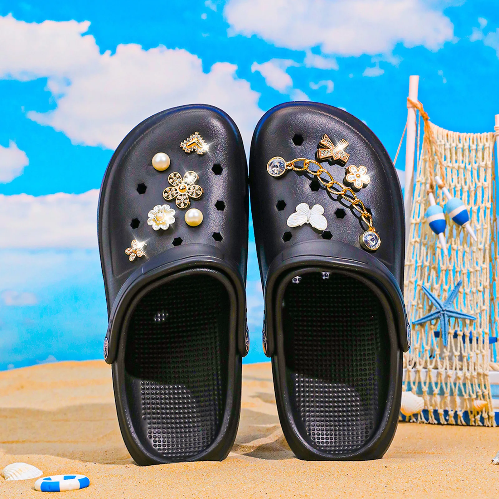 Fashionable Breathable Ladies Summer Beach Sandals Non-Slip EVA Garden Shoes Lightweight Comfortable Footwear for Women 666