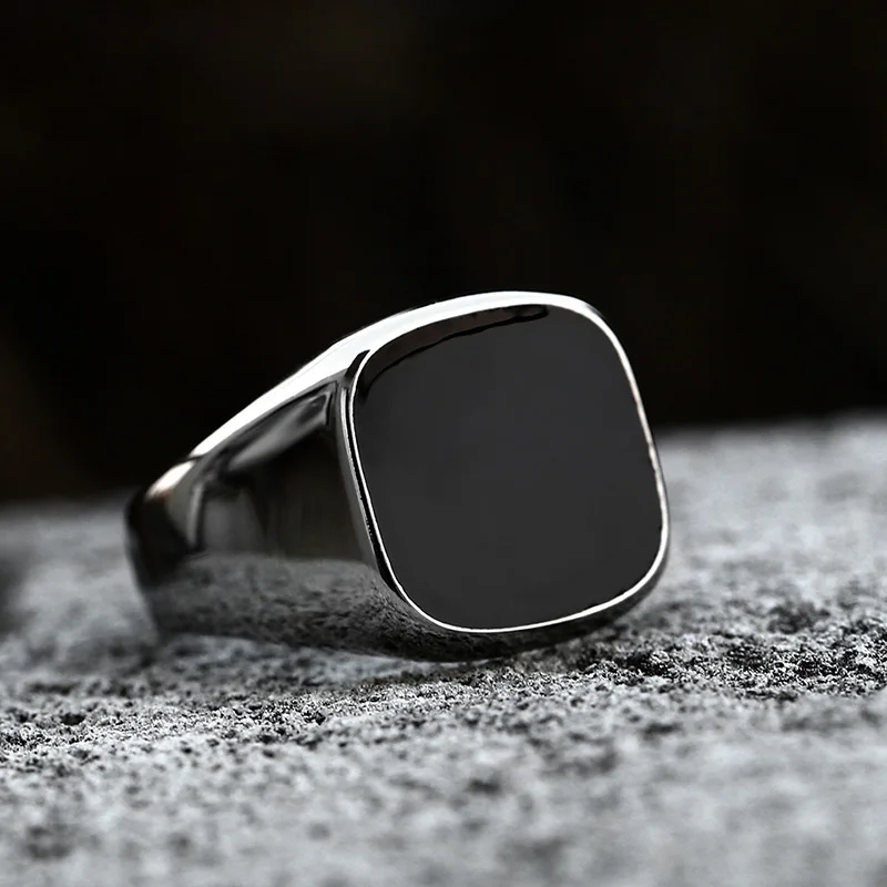 Retro Płaski Kwadratowy Czarny Szklany Onyksowy Pierścionek Dla Mężczyzn Klasyczny Metalowy Pierścionek Projektant Ręcznie Robiona Biżuteria Rock Hiphop Akcesoria Unisex Prezent