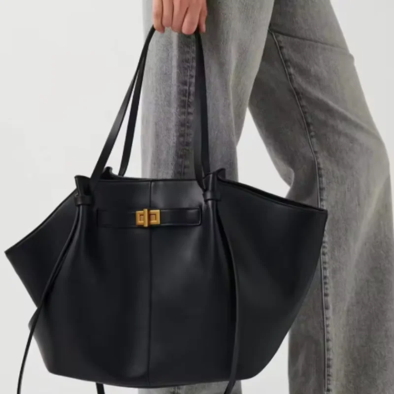 

Lightweight Large Capacity 2026 New Bat-Shaped High Street Handbag European and American Style Trendy Single Shoulder Crossbody