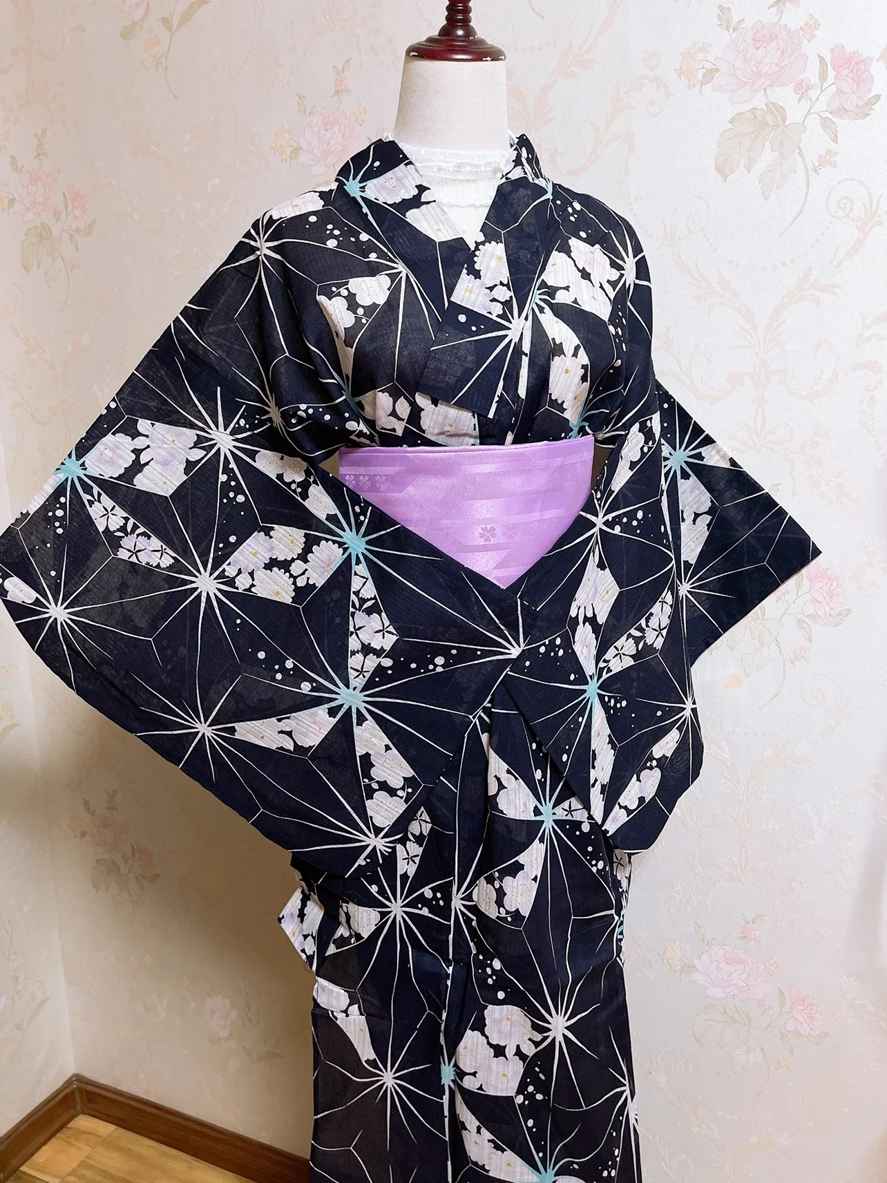 Japanese Yukata Kimono Traditional Cotton Summer Robe for Photo Shoots, Multi-Pattern Design