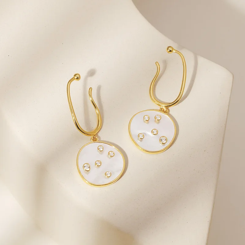 GEEZENCA ภาษาฝรั่งเศสคําสไตล์ 925 เงินสเตอร์ลิงสีขาว Shell & Zircon Dangle ต่างหูผู้หญิงไม่มีเจาะแขวนต่างหูสําหรับเธอ