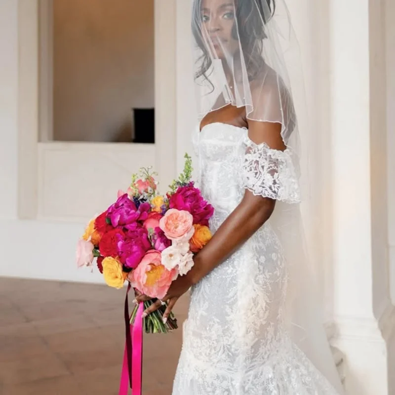 تخصيص لامعة بسيطة العاج الأبيض السباغيتي الأشرطة الدانتيل يزين فساتين الزفاف ألف خط طوق تول زي العرائس صنع اللباس