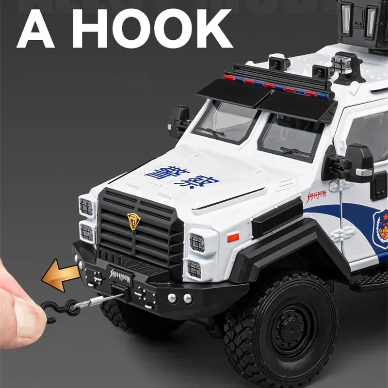 1:24 Alloy Sword Toothed Tiger Armored Vehicles Model Diecasts Metal Toy Police Explosion Proof Car Model Sound Light Kids Gifts