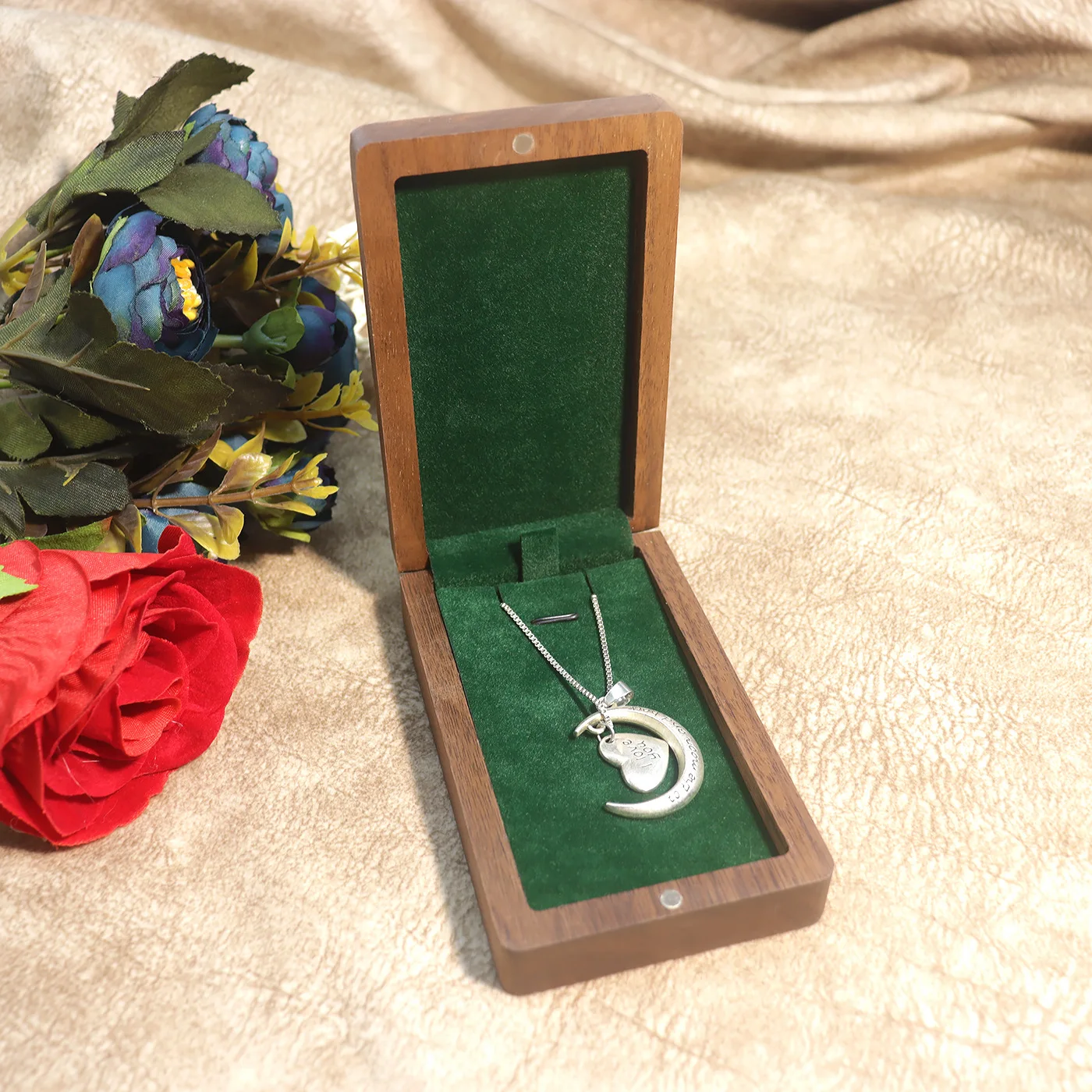 Extra long black walnut pendant necklace pendant jewelry packaging storage box military green women's portable wooden gift box view 3