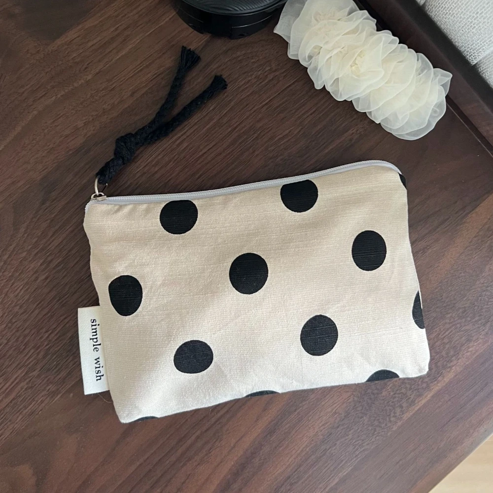 Einfache Modische Mini-Kosmetiktasche für Damen Tragbare Münzbörse Geldbörse Kosmetik-Lippenstift-Aufbewahrungstasche Kosmetik-Organizer-Tasche