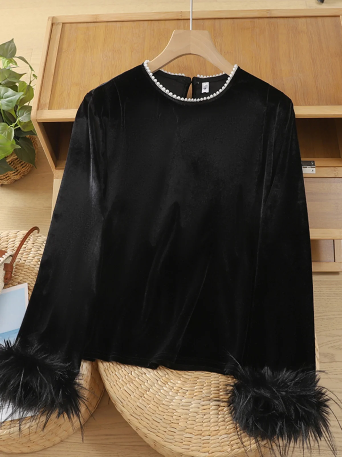 

Women's Velvet Pearl Collar Sve Design Sensation Small irt High Precision Faionable Long Sve round Ne Top