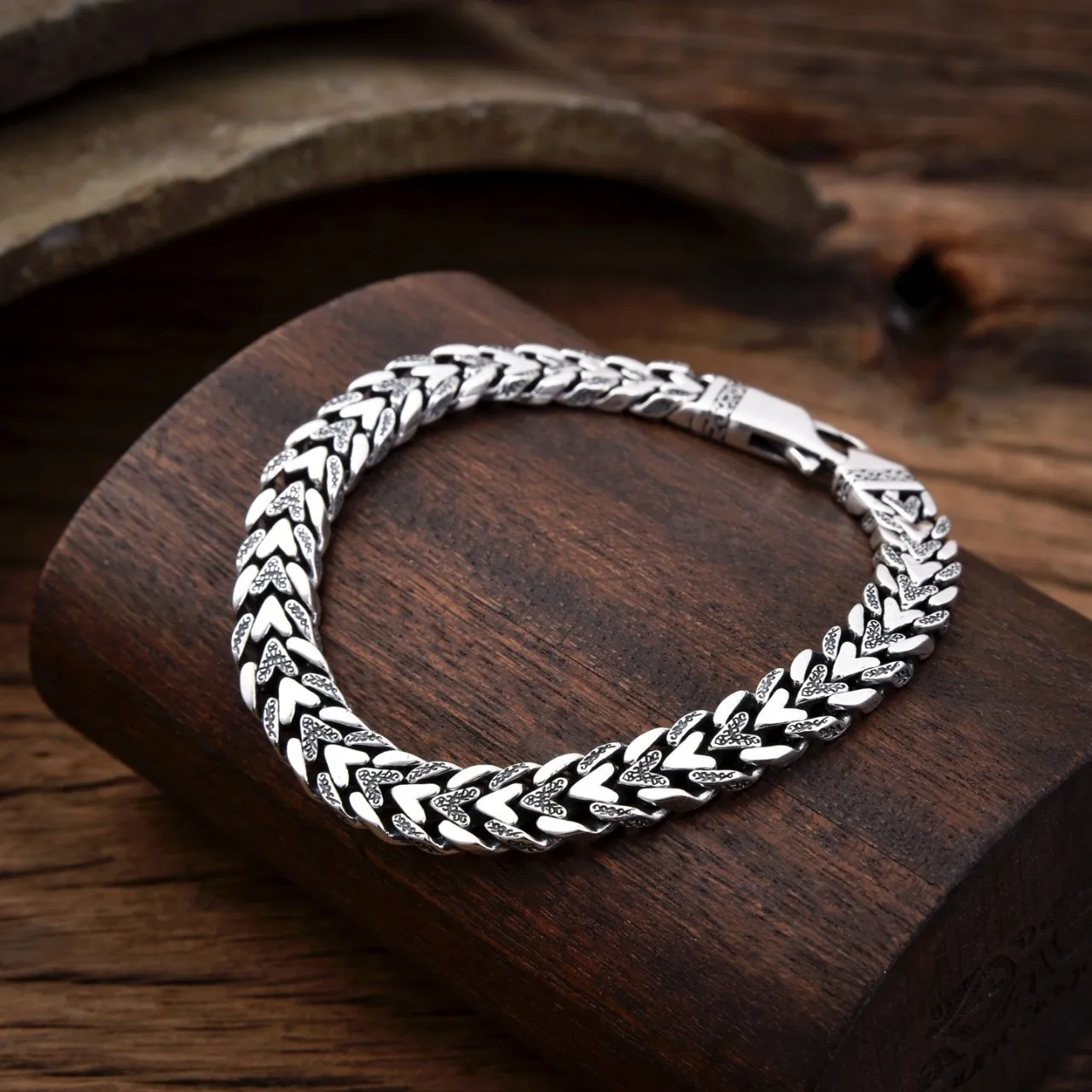 New Heritage Inspired Mens High Polish Meander Pattern Cable Chain Necklace Luxury Stainless Steel Versatile Fashion Jewelry