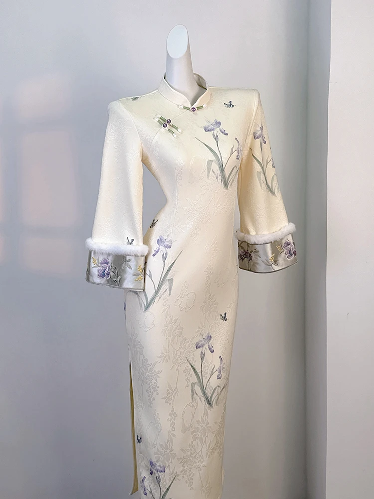 

Новое китайское зимнее ципао Ele White Floed Long Sleeve с цветочной вышивкой, высококачественное, приталенное, с длинными рукавами