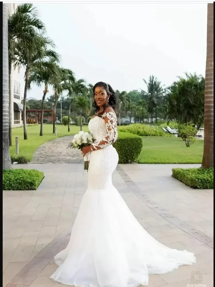 

Customized 2025 Newest Lace Appliques Mermaid Wedding Dress Sweep Train Robe De Mariée Grande Taille Garden Black Bridal Gowns