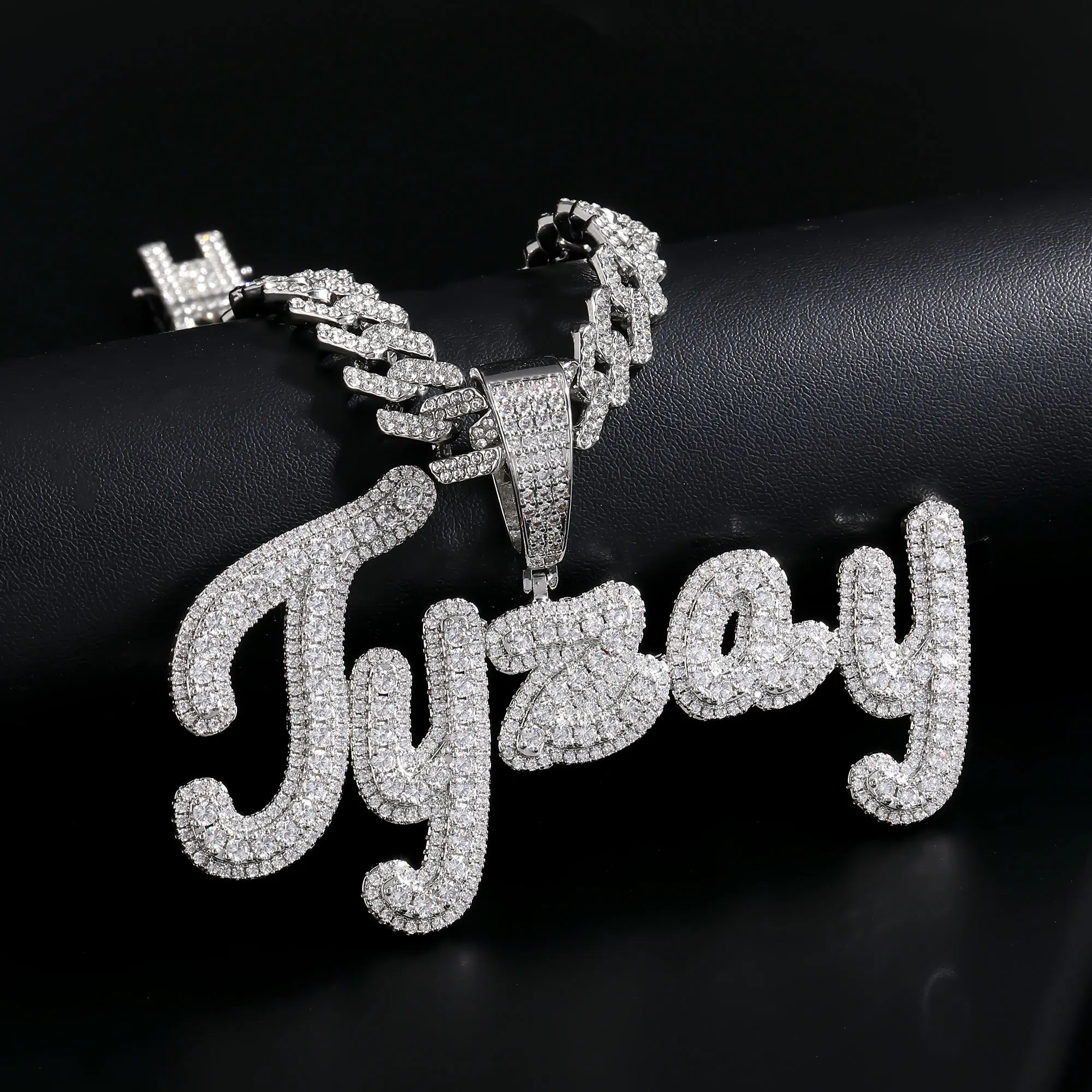 ICE CHARMI Customized Iced Out Hip Hop Letter Necklace Personalized Sparkling Name Charm Pendant Fashion Jewelry