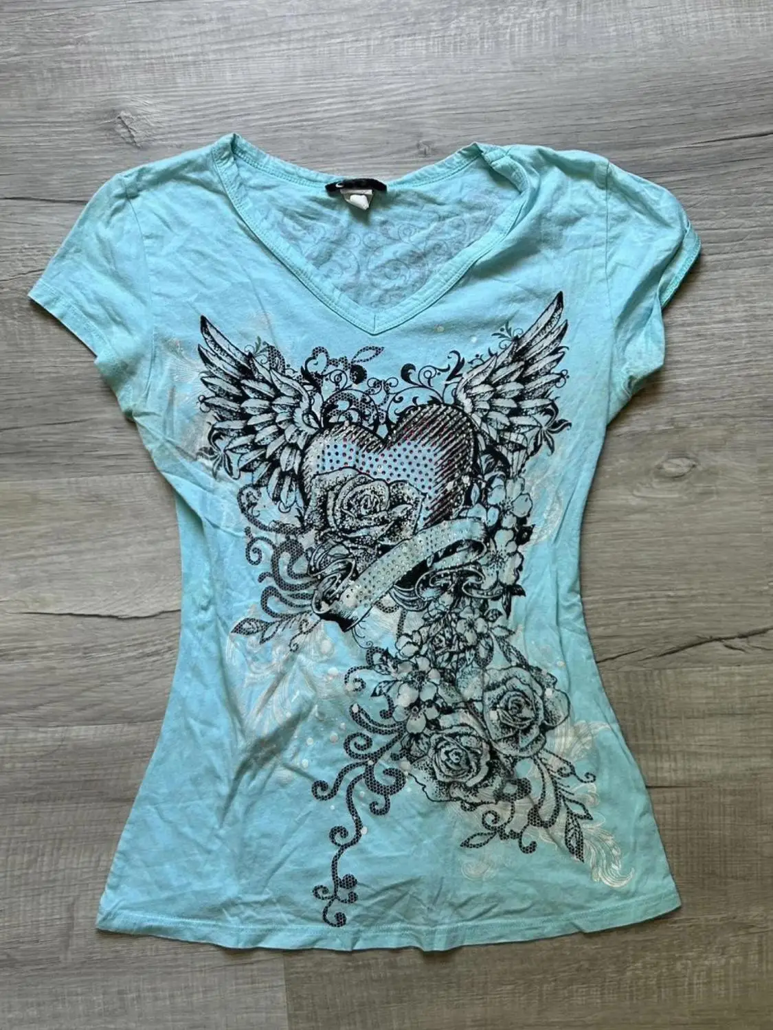 Y2K Aesthetic Short Sleeve Top Streetwear Lake Blue Flower Wings Heart Graphic Print T-Shirt Summer Slim V-neck Tee Streetwear