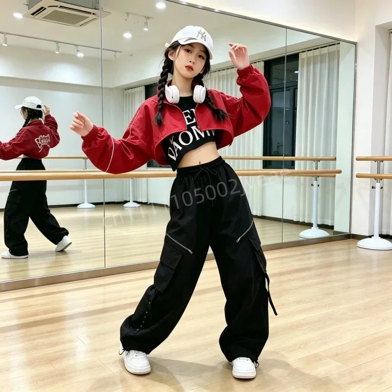 conjuntos-de-roupas-de-danca-jazz-para-meninas-roupas-de-hip-hop-kpop-tops-vermelhos-calcas-pretas-streetwear-moderno-roupa-para-performance-em-palco-em-grupo