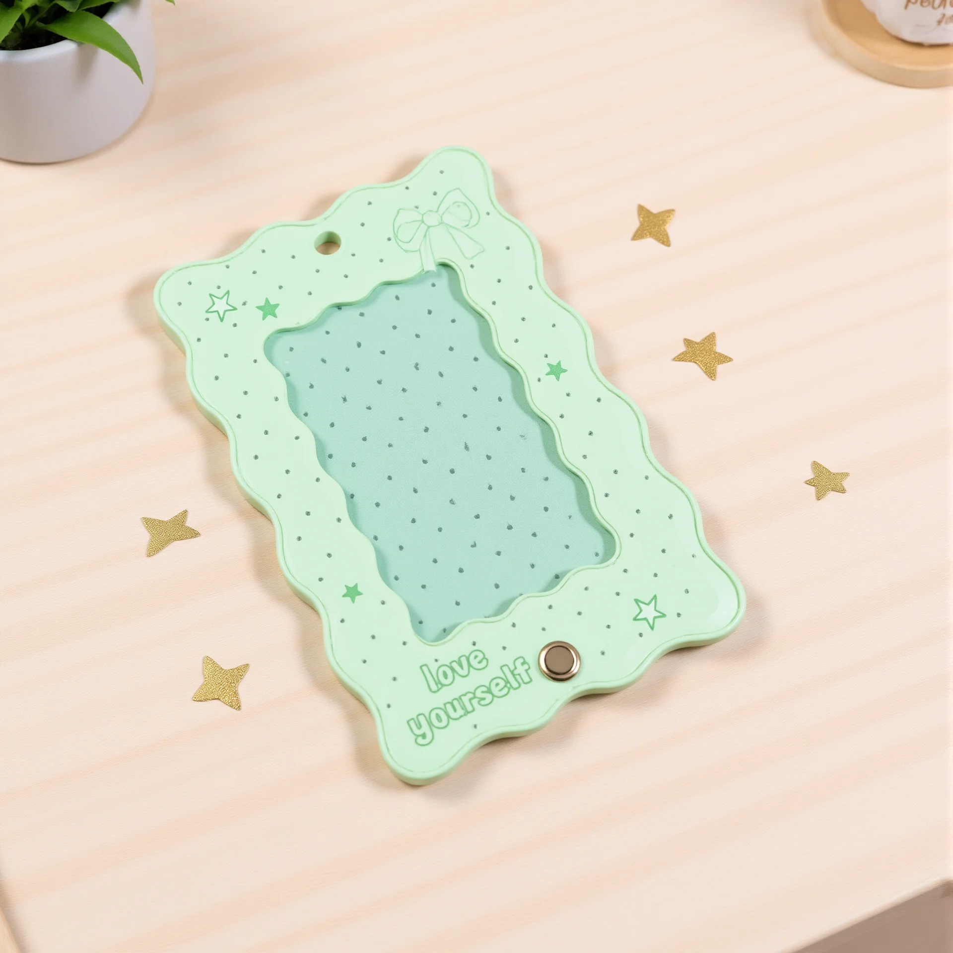 Portable Photo Holder Comfortable Wavy Edge Keychain Acrylic Photo Frame Keychain Exquisite Decorative Frame Keychain For Gift