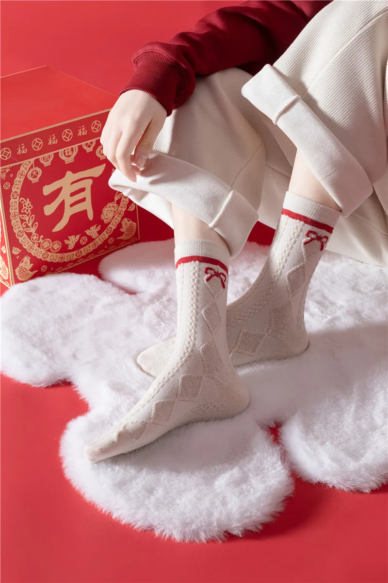 Year of the rabbit red socks female autumn and winter rabbit year red mid-tube socks New Year New Year wedding cotton socks