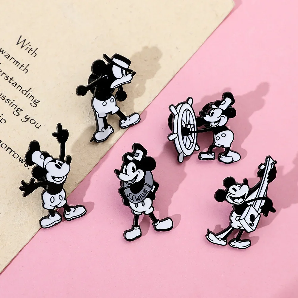 

5 Pcs Cartoon First Generation Mickey Mouse Brooch Cute Anime The Ship Chief Rat Enamel Pin Fashion Animal Metal Badge Jewelry