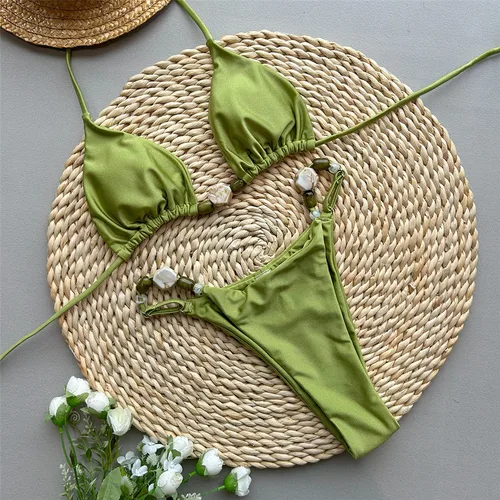 ملابس السباحة