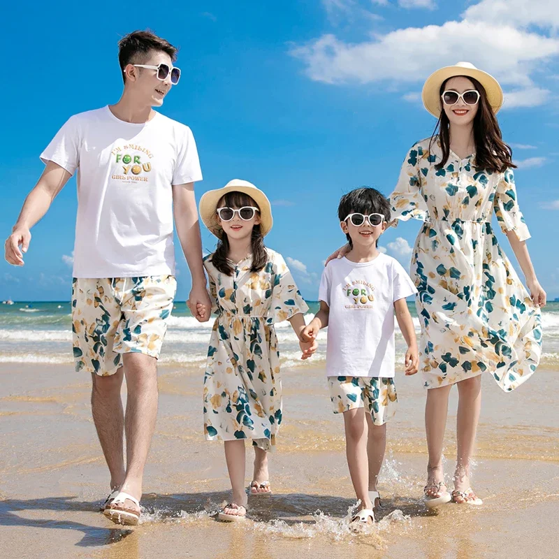 

Family Matching Outfits Summer Beach Mum Daughter Floral Dresses Travel Dad Son T-Shirt+Shorts Couple Clothes Holiday Seaside