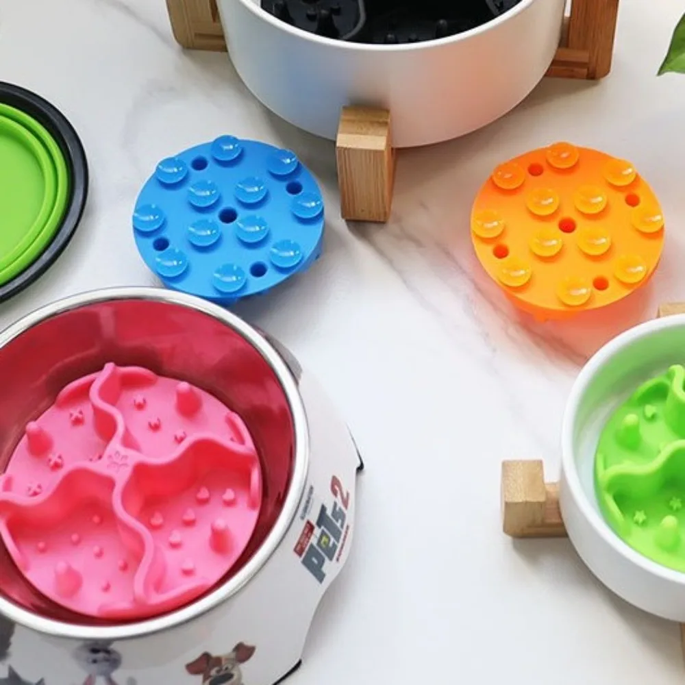 New Silicone Slow Feeder Insert Suction Cups Soft Slow Food Mat Slow Eating Feeder Dog Bowls Insert Non Slip Prevents Choking