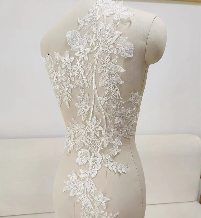 75x39cm, 2 Stück. Rayon-Faden-Spitzen-Pailletten-Kleidungsaufnäher, handgenähtes Blattmuster, Hochzeitsschleier-Stickerei DIY – Detail 2