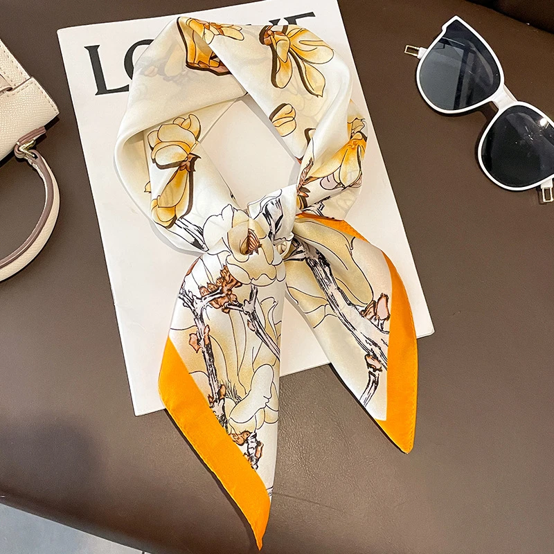 Spring/Summer Magnolia Print Neck Scarf Outdoor Decoration Wrap for Women Breathable 70*70cm Imitation Silk Square Scarf