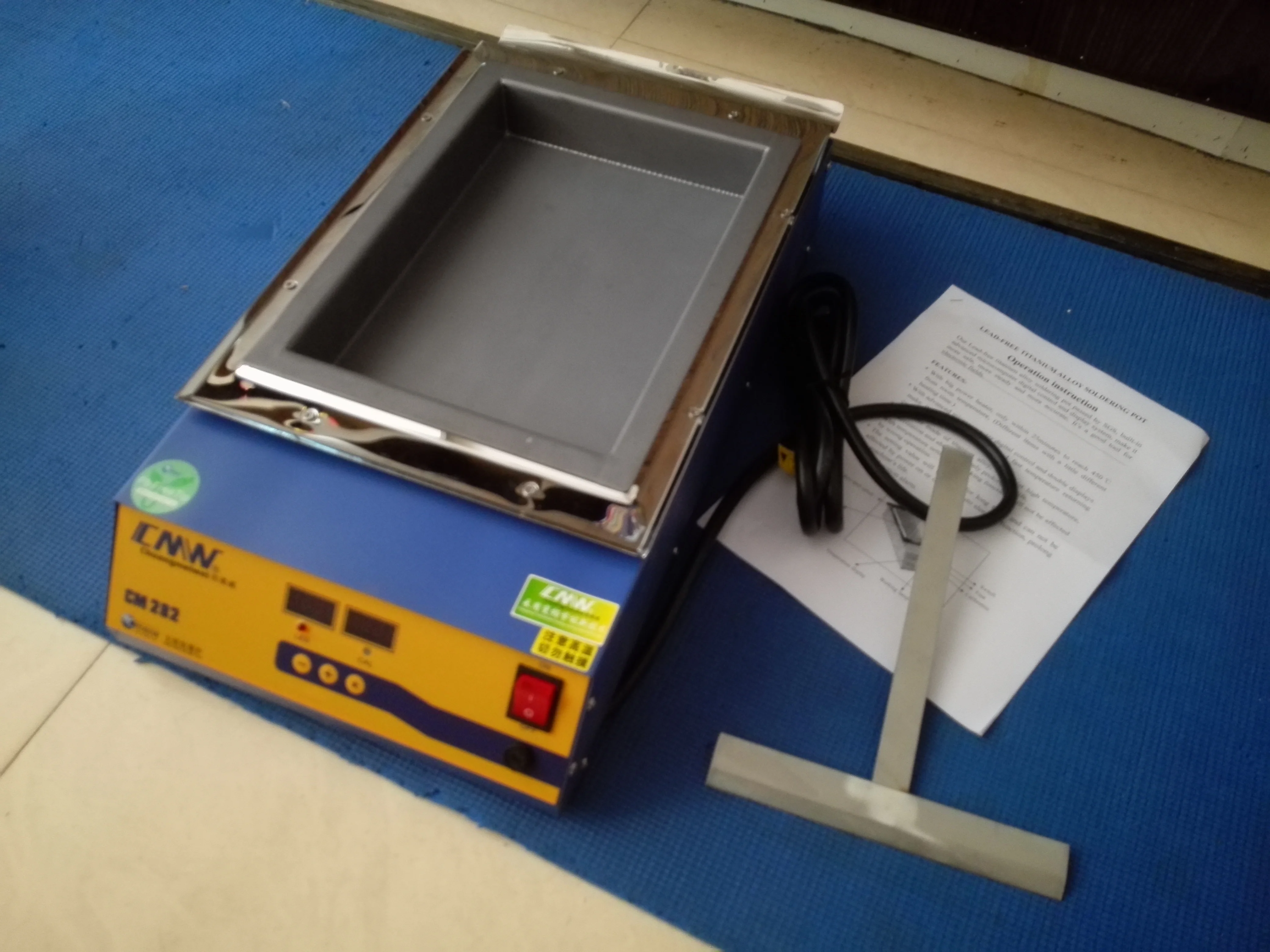 

CM-282 2000W Lead-Free Titanium Alloy Soldering Pot 280×200×45mm Square Solder Bath 600°C for PCB Desoldering