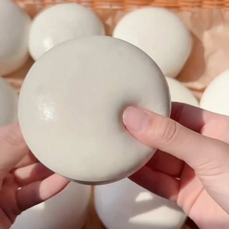 

NEW Taba Squshy Mochi PU Milky Soft Sticky Finger White Yogurt Cake Fluffy Bread Slow Rebound Round White Crouton Festival Gifts