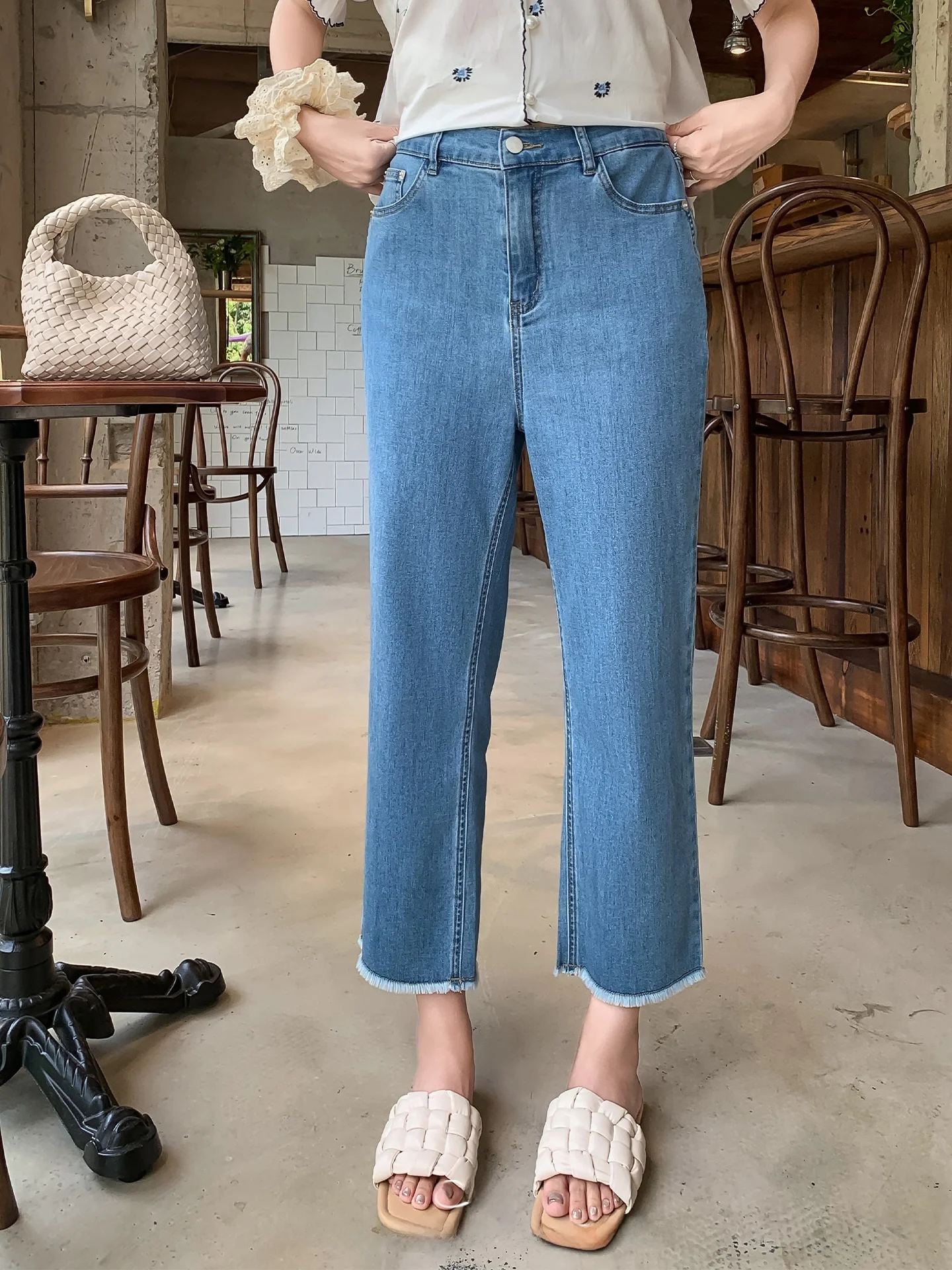 

Повседневные джинсы с высокой талией и прямыми штанинами для женщин больших размеров, летние, свободные, стройнящие, универсальные, с рваным краем