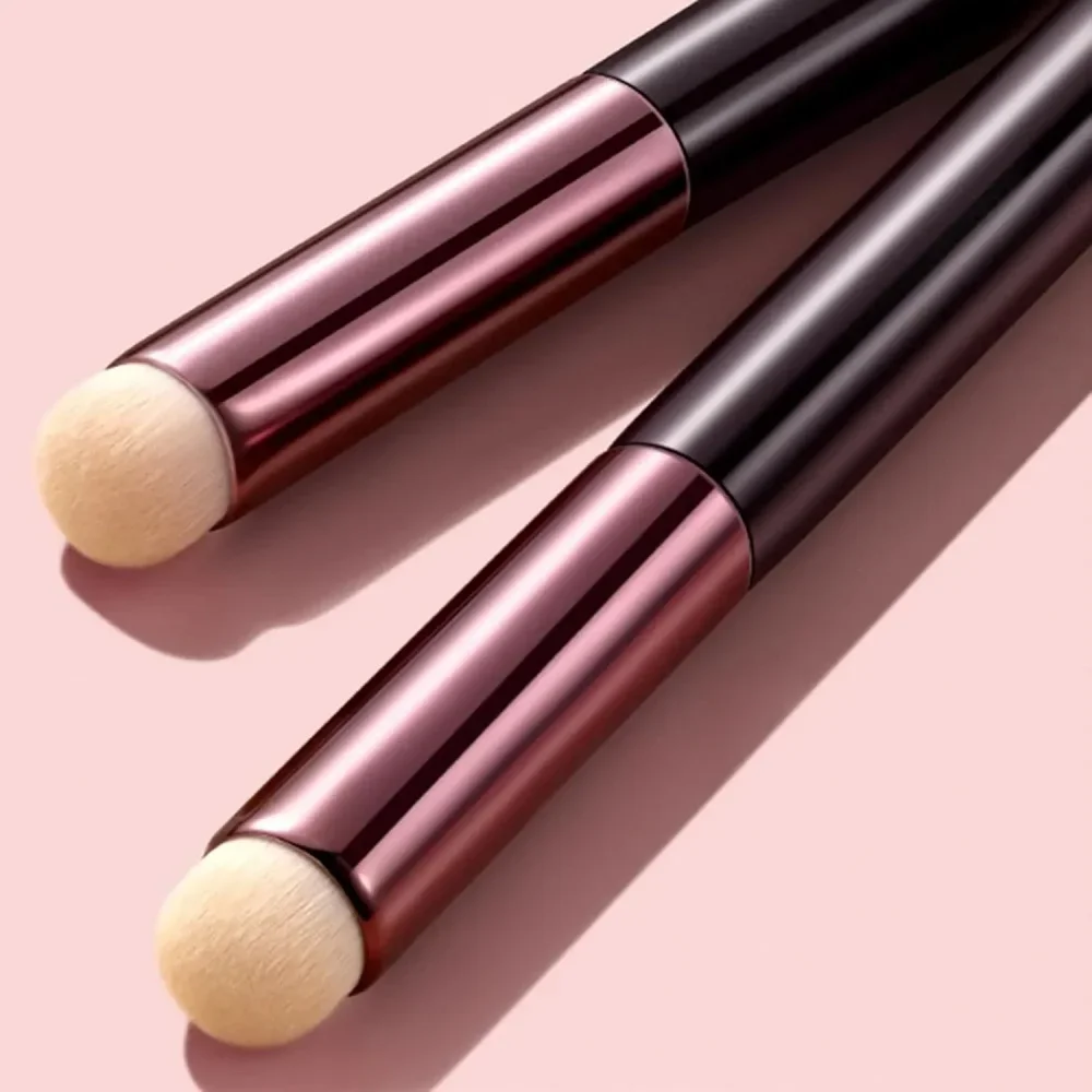 1PC Lip Brush Lipstick Brush Dizzy Dye Round Head Concealer Brush Lip Makeup Brush Professional Portable Brush Beauty Tools
