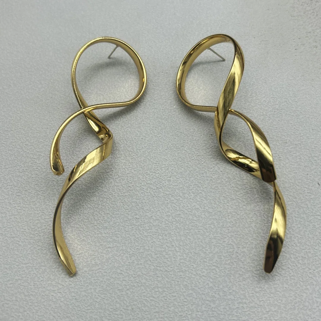 Medieval Vintage Retro Lines Fashionable Personalized Earrings Temperament Simple Stud Earrings Brass Plated with Real Gold