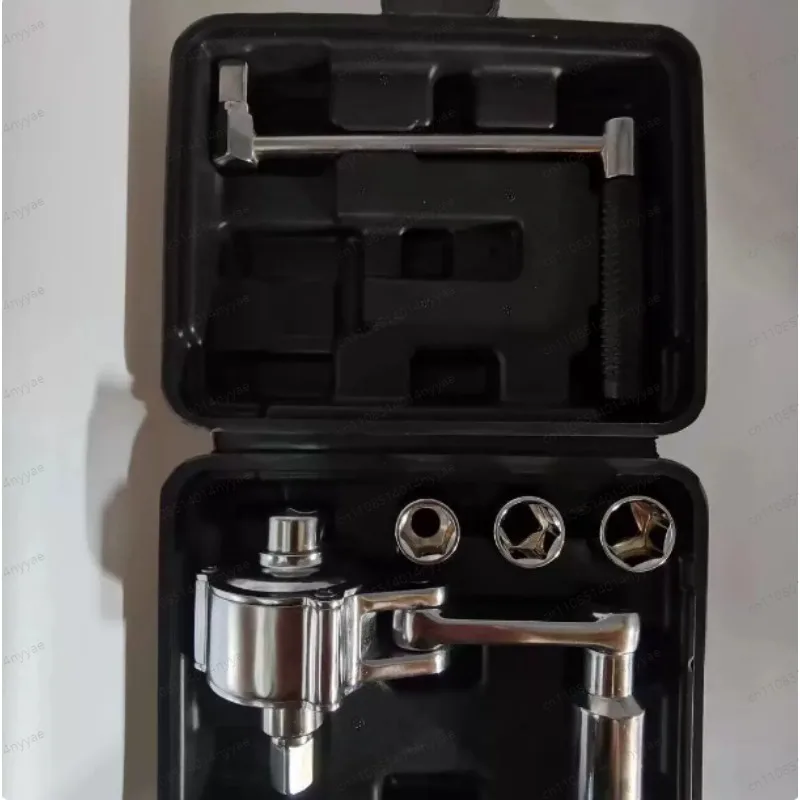 A Torque Wrench Specifically Designed for Removing Wheel Nuts, Featuring A 1:16 Torque Multiplier and A Torque Range of 320 Nm.