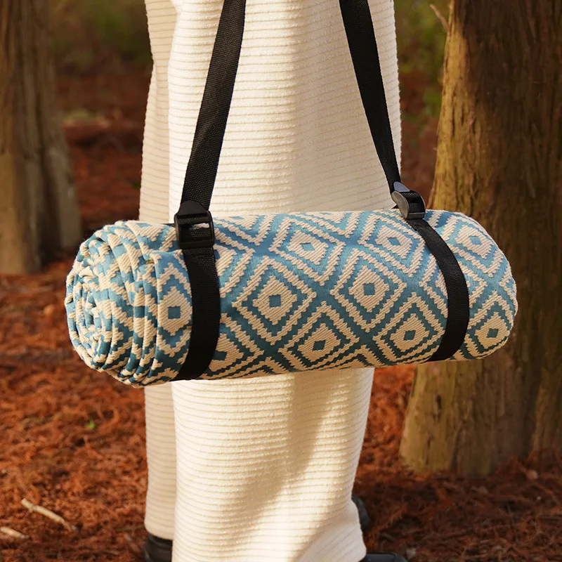 

Suitable for New picnic mat Music festival Moisture-proof mat Thickened picnic cloth Outdoor camping Picnic waterproof floor mat