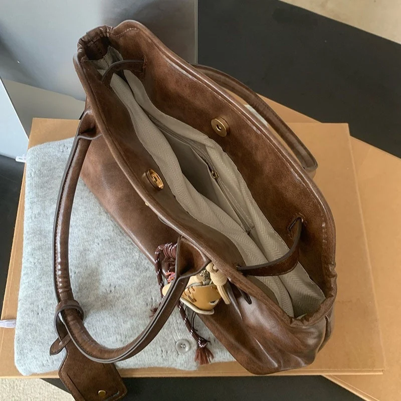 2026 Women Vintage Lazy Style Handbag Female High Quality Versatile Tote Bag Lady Simple Niche Design Shoulder Bag