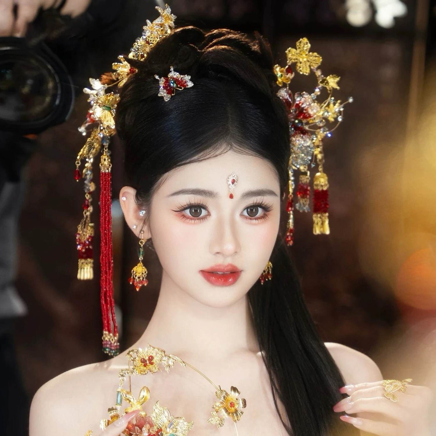 

Golden Red Xiuhe Bride Chinese Style Cheongsam Hair Accessories Set Dragon And Phoenix Gua Mianqun Headwear Crystal Hairpiece