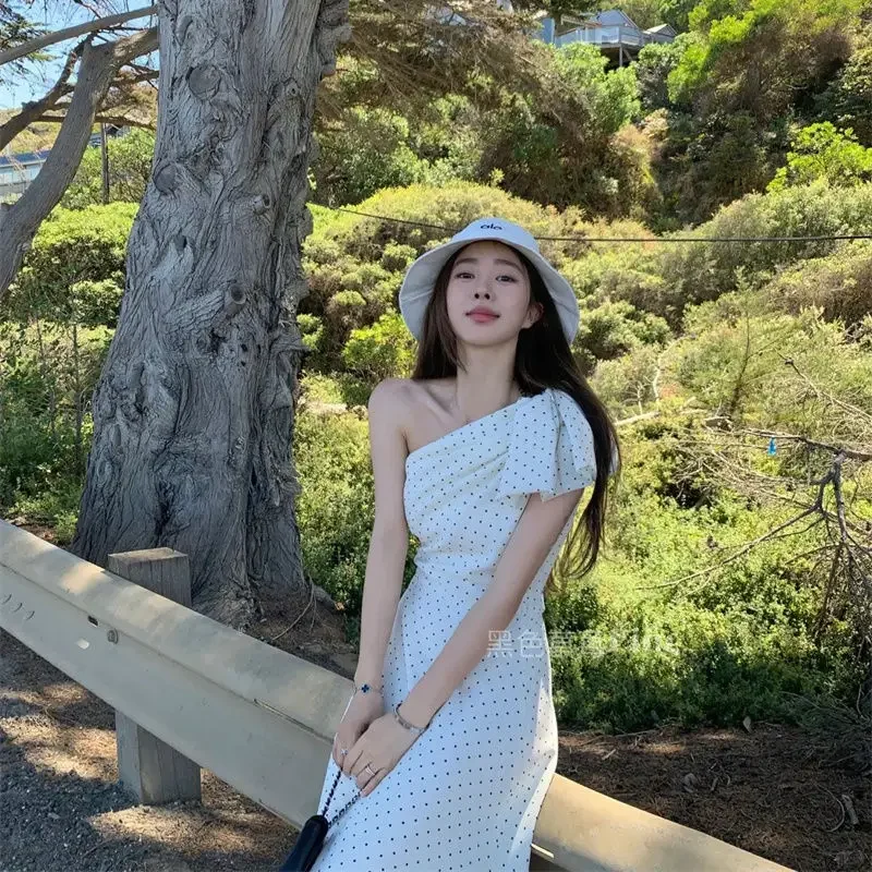 

French sexy V-neck backless suspender long skirt retro polka dot waist dress spring and summer