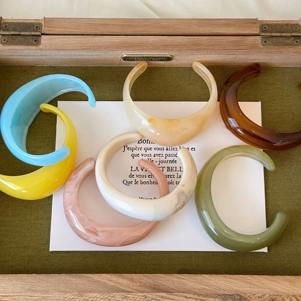 أوروبا الأمريكية نمط واسعة مفتوحة الإسورة الدوبامين غير النظامية الراتنج الإسورة مجوهرات اكسسوارات مزاجه C شكل الكفة أساور