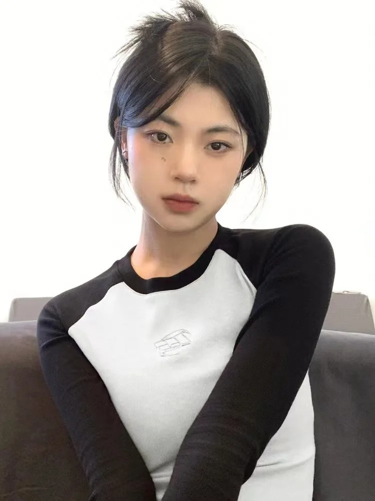 เสื้อยืดผู้หญิงไซส์ใหญ่ทรงเข้ารูป แขนยาว ลายเรขาคณิตน่ารัก สไตล์นักศึกษา สำหรับฤดูร้อน